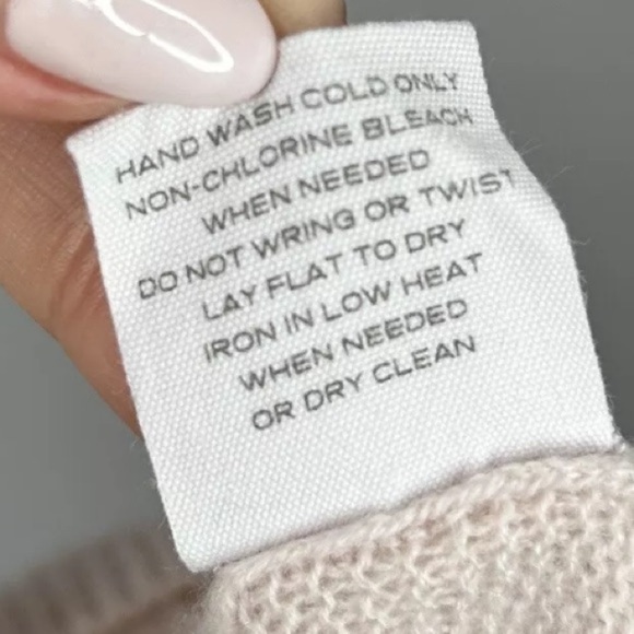 Duffy Pink 100% Cashmere Sweater Size Medium V Neck Long Sleeve Button Detail - Picture 5 of 13